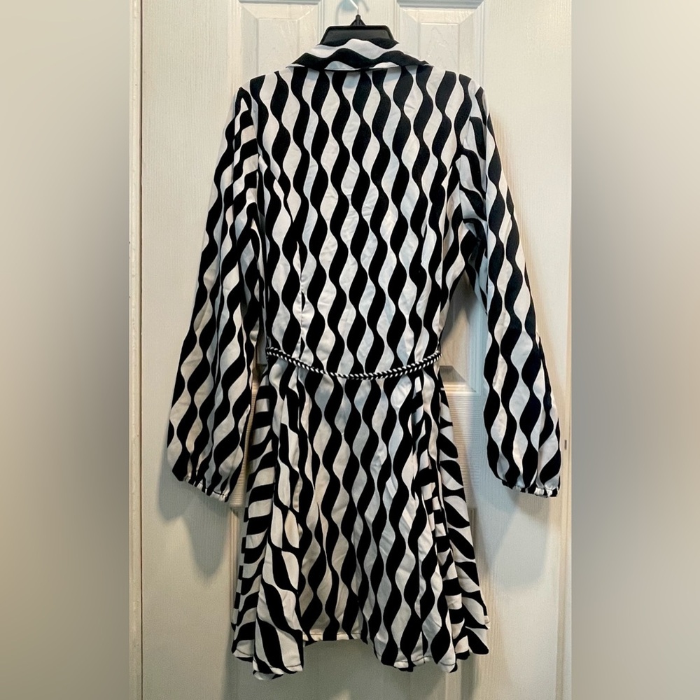 Black & White Pattern Dress - Picture 3 of 12